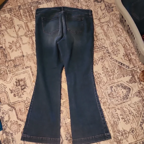 Torrid Dark Blue Flare Jeans...like New - Picture 4 of 4